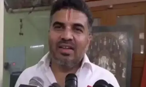Congress: మీడియా సమావేశంలో ఆర్ఎస్ఎస్ గీతాలాపన చేసిన కర్ణాటక కాంగ్రెస్ ఎమ్మెల్యే రంగనాథ్