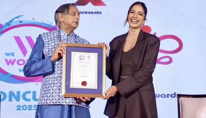 శక్తి అవార్డు అందుకున్నందుకు చాలా గౌరవంగా అనిపిస్తుంది.. మాళవిక మోహనన్ పోస్ట్ శక్తి అవార్డు అందుకున్నందుకు చాలా గౌరవంగా అనిపిస్తుంది.. మాళవిక మోహనన్ పోస్ట్