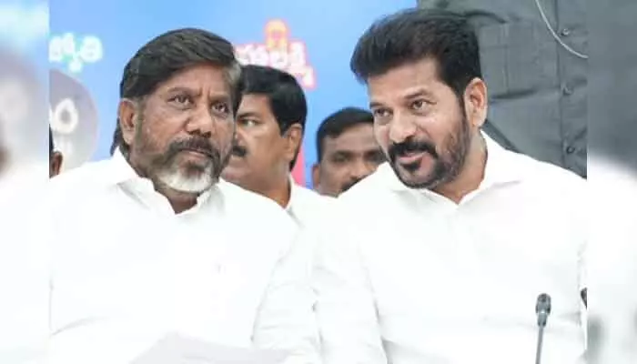 ఢిల్లీకి బయలుదేరిన సీఎం రేవంత్, డిప్యూటీ సీఎం భట్టి.. ఢిల్లీకి బయలుదేరిన సీఎం రేవంత్, డిప్యూటీ సీఎం భట్టి..