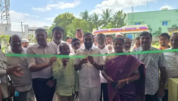 పాత్రికేయులు ఎప్పుడు ప్రజల పక్షమే పాత్రికేయులు ఎప్పుడు ప్రజల పక్షమే