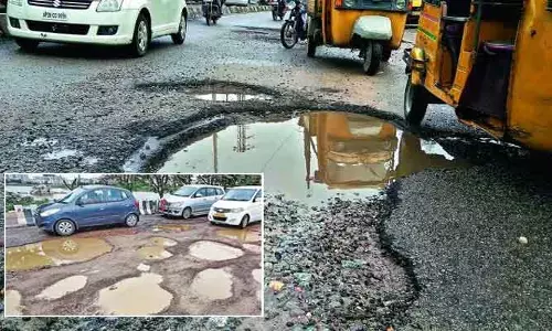భారీ వర్షాలతో దెబ్బతిన్న రహదారులు.. ఏకంగా రూ.1,250 కోట్ల నష్టం