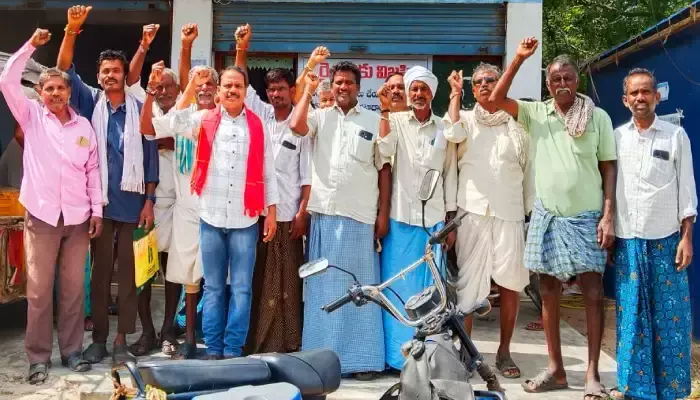 రైతులకు యూరియా అందించడంలో మోడీ ప్రభుత్వం విఫలం