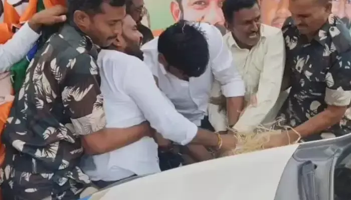 మహేష్ కుమార్ గౌడ్ దిష్టిబొమ్మ దహనం ప్రయత్నం