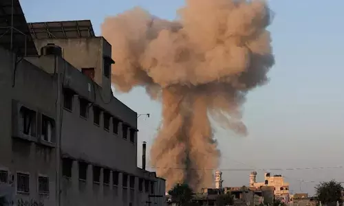 Gaza: గాజా ఆస్పత్రిపై ఇజ్రాయెల్ దాడి.. ఐదుగురు జర్నలిస్టులు సహా 20 మంది మృతి