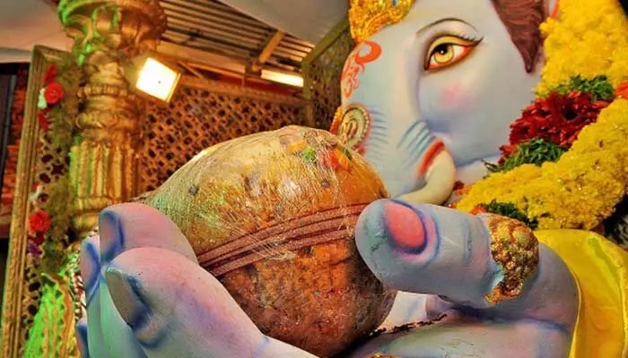 వినాయకుడికి లడ్డూకి మధ్య సంబంధం ఏంటి?.. పురాణాలు ఏం చెబుతున్నాయి? వినాయకుడికి లడ్డూకి మధ్య సంబంధం ఏంటి?.. పురాణాలు ఏం చెబుతున్నాయి?