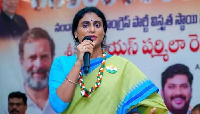 దివ్యాంగుల ఆందోళన.. వైఎస్ షర్మిల సంచలన డిమాండ్ దివ్యాంగుల ఆందోళన.. వైఎస్ షర్మిల సంచలన డిమాండ్