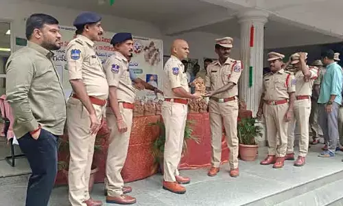 Ganesh Chaturthi : మట్టి వినాయకులను పూజించాలి..