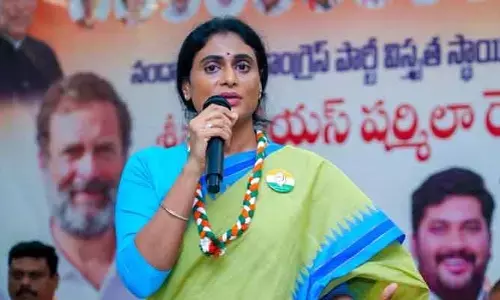 దివ్యాంగుల ఆందోళన.. వైఎస్ షర్మిల సంచలన డిమాండ్