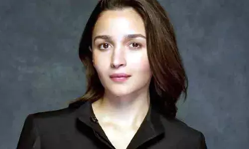 Alia Bhatt: మా ప్రైవేట్ లైఫ్‌కు భంగం కలిగిస్తున్నారు.. ఆ వీడియోలు వైరల్ చేయడంపై ఆలియా భట్ సీరియస్