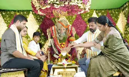 గణపతి పూజలో సీఎం రేవంత్ దంపతులు.. రాష్ట్రం సుభిక్షంగా వర్థిల్లాలని వేడుకోలు