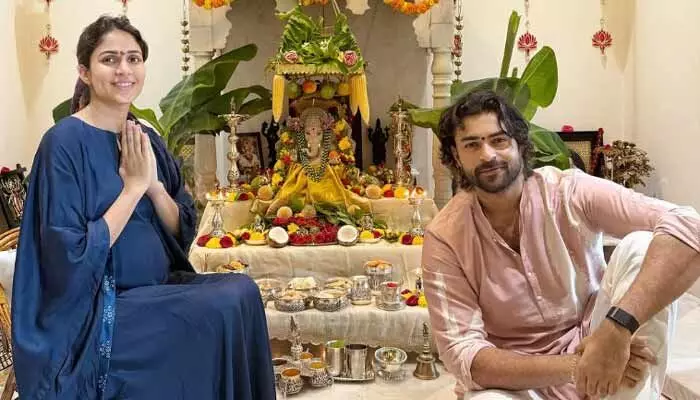 బేబీబంప్తో వినాయకుడి పూజలు చేసిన మెగా కోడలు.. ఆ చిన్న విషయం కూడా తెలియదా అంటూ నెటిజన్ల ట్రోల్స్ బేబీబంప్తో వినాయకుడి పూజలు చేసిన మెగా కోడలు.. ఆ చిన్న విషయం కూడా తెలియదా అంటూ నెటిజన్ల ట్రోల్స్