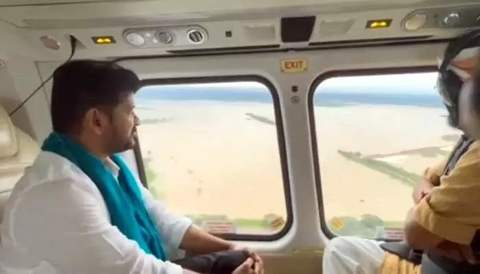 వరద ప్రభావిత ప్రాంతాల్లో సీఎం రేవంత్ ఏరియల్ సర్వే వరద ప్రభావిత ప్రాంతాల్లో సీఎం రేవంత్ ఏరియల్ సర్వే