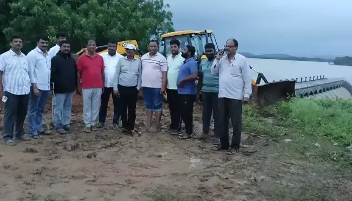 పోచారం ప్రాజెక్టు బుంగ పూడ్చివేత