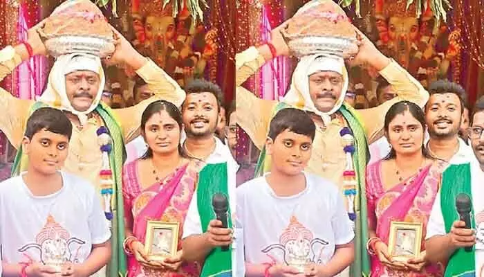 లడ్డూ, కలశం వేలంపాట.. రికార్టుస్థాయి ధర లడ్డూ, కలశం వేలంపాట.. రికార్టుస్థాయి ధర