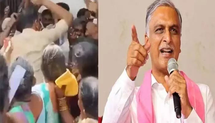 SI Slaps Farmer: యూరియా కోసం వచ్చిన రైతు చెంప చెల్లుమనింపించిన ఎస్ఐ.. హరీస్ రావు ఆగ్రహం SI Slaps Farmer: యూరియా కోసం వచ్చిన రైతు చెంప చెల్లుమనింపించిన ఎస్ఐ.. హరీస్ రావు ఆగ్రహం