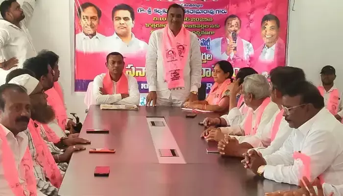 కేటీఆర్ పర్యటనను విజయవంతం చేయాలి కేటీఆర్ పర్యటనను విజయవంతం చేయాలి