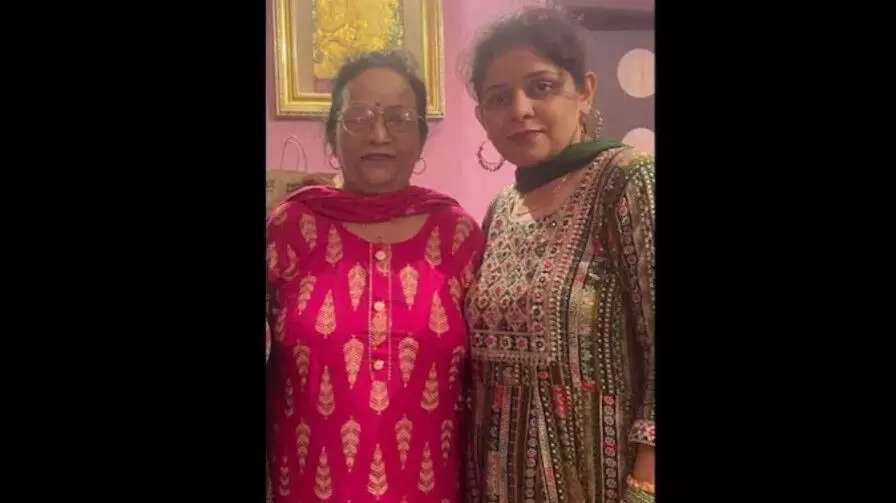బర్త్ డే గిఫ్ట్ల విషయంలో గొడవ.. అత్త, భార్యను కత్తెరతో పొడిచి చంపిన భర్త బర్త్ డే గిఫ్ట్ల విషయంలో గొడవ.. అత్త, భార్యను కత్తెరతో పొడిచి చంపిన భర్త