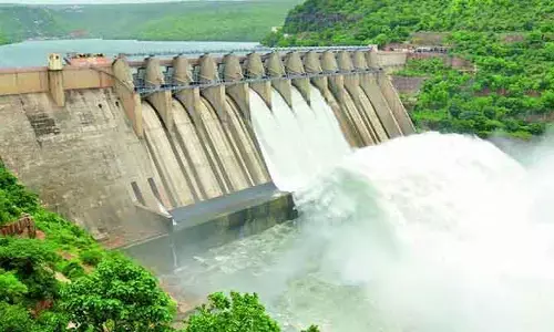 Srisailam Project: అధికారుల కీలక నిర్ణయం.. 8 గేట్లు ఎత్తివేత