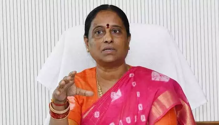 ‘అక్కగా చెబుతున్నా.. మీ మీద చేయి పడితే ఊరుకోను’: మంత్రి కొండా సురేఖ భరోసా ‘అక్కగా చెబుతున్నా.. మీ మీద చేయి పడితే ఊరుకోను’: మంత్రి కొండా సురేఖ భరోసా