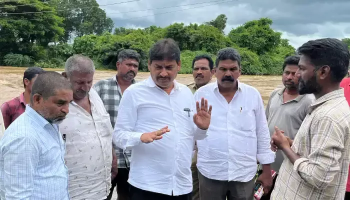 ముంపు సమస్యకు శాశ్వతంగా పరిష్కరించండి ముంపు సమస్యకు శాశ్వతంగా పరిష్కరించండి