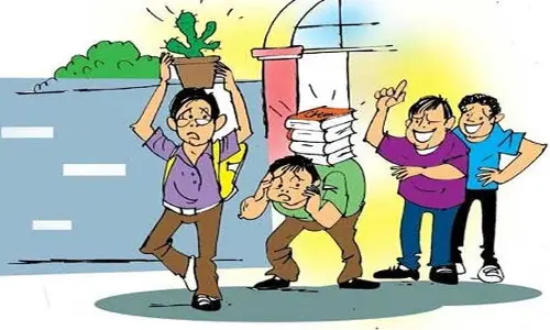 సీనియర్స్ జూనియర్స్‌కు భయాన్ని కాదు.. భరోసానివ్వాలి!