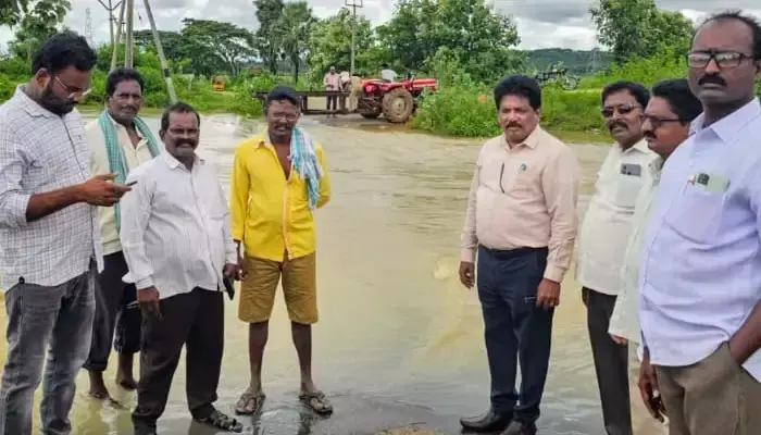 రామానగరం కొత్తకట్ట, సిద్ధారెడ్డి కాల్వలపై బ్రిడ్జిలు నిర్మించాలి