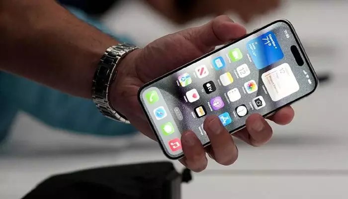 I PHONE: ఐ ఫోన్ యూజర్లకు కేంద్రం వార్నింగ్ I PHONE: ఐ ఫోన్ యూజర్లకు కేంద్రం వార్నింగ్