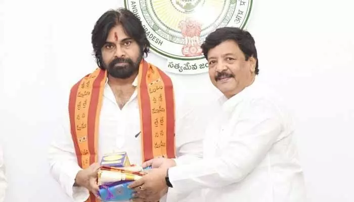 పవన్ ఒక ప్రభంజనం.. మాట ప్రకంపనం: మంత్రి దుర్గేశ్ ప్రశంసలు పవన్ ఒక ప్రభంజనం.. మాట ప్రకంపనం: మంత్రి దుర్గేశ్ ప్రశంసలు