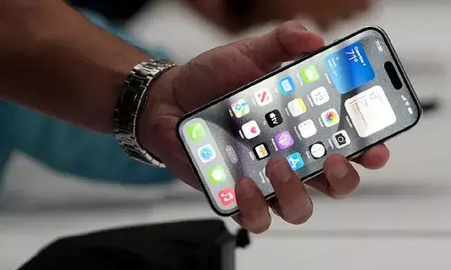 I PHONE: ఐ ఫోన్ యూజర్లకు కేంద్రం వార్నింగ్