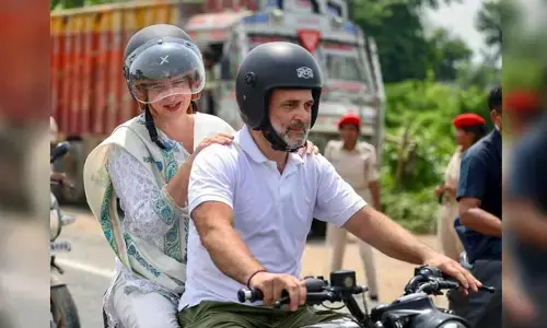 Rahul Gandhi: రాహుల్ గాంధీ ర్యాలీలో బైక్ పోయింది.. ఓటర్ అధికార్ యాత్రలో ఆసక్తికర ఘటన