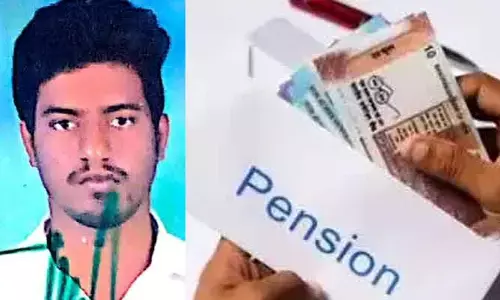 పింఛ‌న్ సొమ్ముతో మరొక ఉద్యోగి జంప్