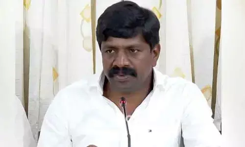 కేసీఆర్ కుటుంబం అష్ట దిగ్భందనంలో ఉంది.. ఎమ్మెల్సే వేముల వీరేశం