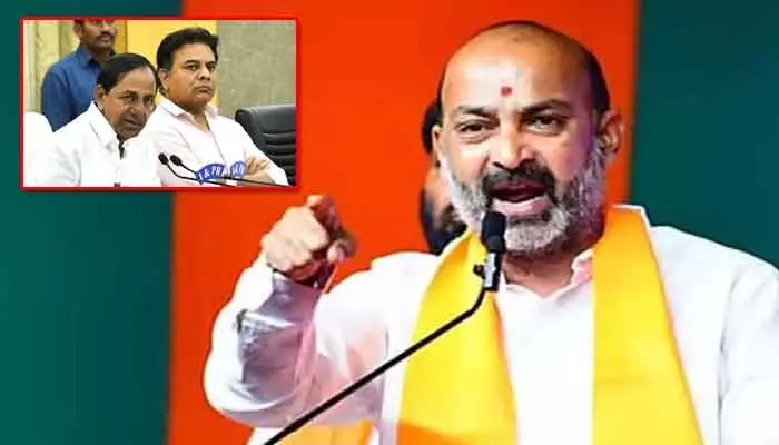 వాళ్లిద్దరిపై చర్యలేవి: రేవంత్కు బండి సంజయ్ సూటి ప్రశ్న వాళ్లిద్దరిపై చర్యలేవి: రేవంత్కు బండి సంజయ్ సూటి ప్రశ్న