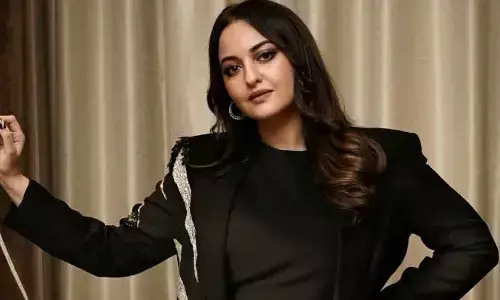 నా అనుమతి లేకుండా నా ఫొటోలు వాడుకుంటారా?.. చర్యలు తీసుకుంటానంటూ హీరోయిన్ స్ట్రాంగ్ వార్నింగ్