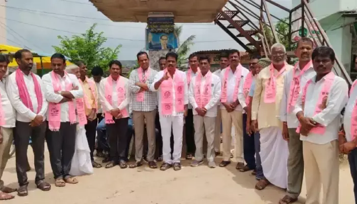 కేసీఆర్ పై సీబీఐ విచారణను వ్యతిరేకిస్తూ నిరసన