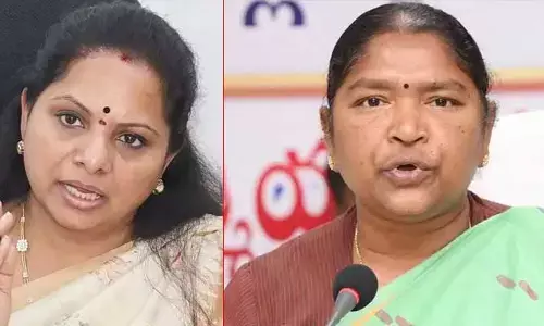కవితను విమర్శించిన మహిళా నాయకులు నష్టపోతారు.. జాగ్రత్త!: మంత్రి సీతక్క షాకింగ్ స్టేట్‌మెంట్