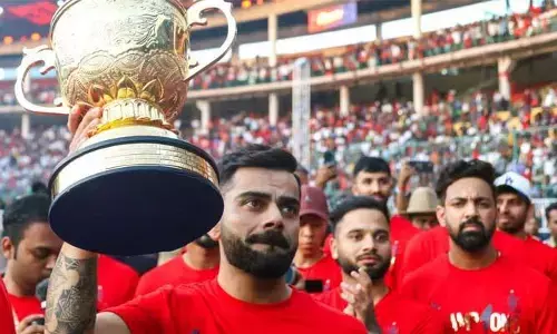 బెంగళూరు తొక్కిసలాటపై ఎమోషనల్ అయిన కోహ్లీ.. సోషల్ మీడియాలో పోస్టు
