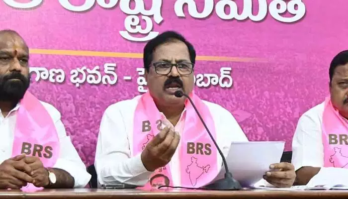 BRS: హరీశ్రావు 108 అంబులెన్స్ లాంటి వారు.. బీఆర్ఎస్ నేత ఆసక్తికర వ్యాఖ్యలు BRS: హరీశ్రావు 108 అంబులెన్స్ లాంటి వారు.. బీఆర్ఎస్ నేత ఆసక్తికర వ్యాఖ్యలు