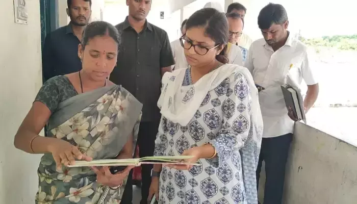 కస్తూర్బా, సాంఘిక సంక్షేమ హాస్టళ్ల తనిఖీ