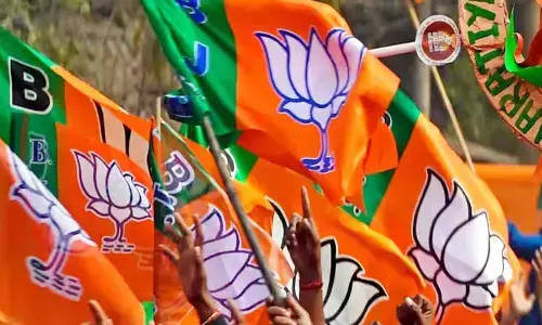 ఐదుగురు బీజేపీ ఎమ్మెల్యేలపై సస్పెన్షన్ వేటు