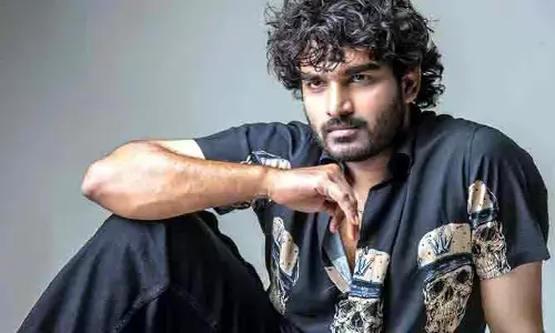 Kiran Abbavaram: లవర్ లేని వాళ్లు ఊహించుకోండి అంటూ రొమాంటిక్ పోస్టర్ షేర్ చేసిన హీరో