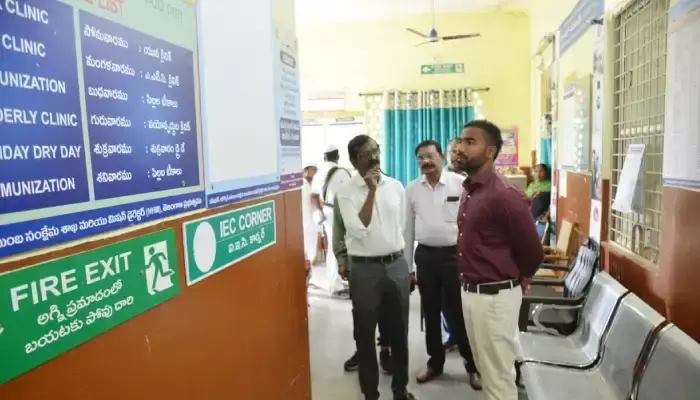 వైద్య సిబ్బంది సకాలంలో విధులకు హాజరు కావాలి
