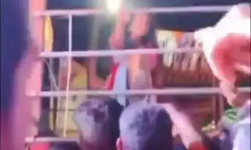 మరీ ఇలా తయారయ్యారేంట్రా.. ఏకంగా వినాయకుడి ఎదుటే అశ్లీల నృత్యాలు