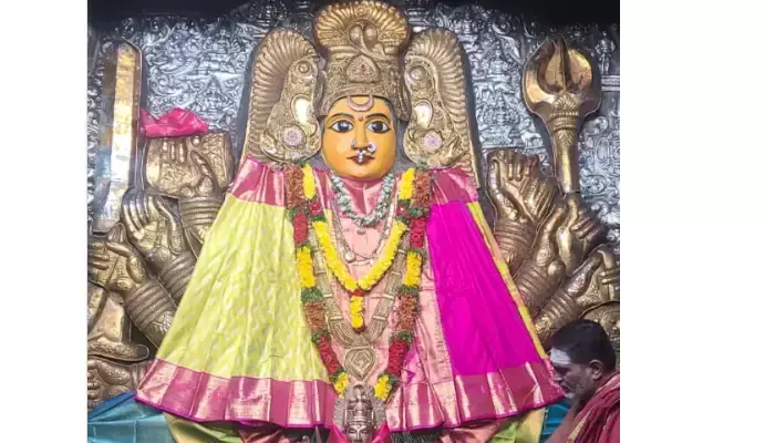 భ‌క్తుల‌కు అల‌ర్ట్‌.. భద్రకాళీ దేవస్థానం మూసివేత