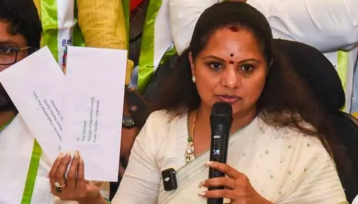‘మీ ప్రభుత్వం చేస్తున్నది చాలా పెద్ద తప్పు’.. CM రేవంత్పై కవిత కీలక వ్యాఖ్యలు ‘మీ ప్రభుత్వం చేస్తున్నది చాలా పెద్ద తప్పు’.. CM రేవంత్పై కవిత కీలక వ్యాఖ్యలు