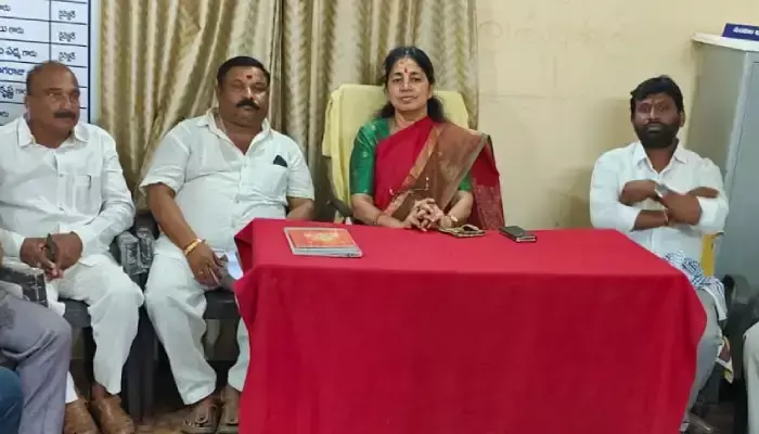 ప్రాణ నష్టానికి 25 లక్షలు, పంట నష్టానికి 30 వేలు ఇవ్వాలి