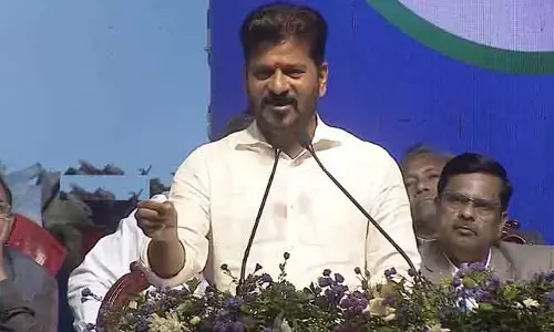 కేజీ టూ పీజీ విద్య అని గప్పాలు కొట్టిండ్రు.. కేసీఆర్‌పై సీఎం రేవంత్ ఫైర్