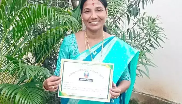 మాలోత్ మంజులకు ఉత్తమ ఉపాధ్యాయ అవార్డు