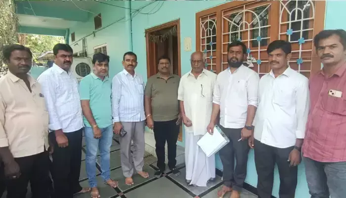 రీజనల్‌ రింగ్‌ రోడ్డు అలైన్‌మెంట్‌ మార్చాల్సిందే