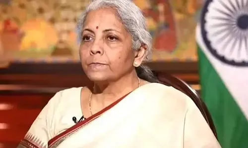 Nirmala Sitaraman: బెంజ్‌కు, హవాయి చెప్పులకు ఒకే పన్ను కుదరదు